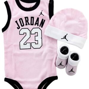NWT Jordan x Nike Baby Set (6-12 Months)